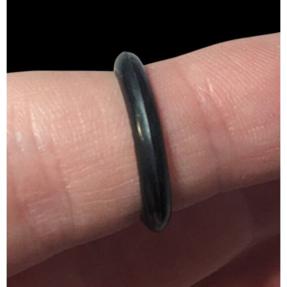 Simple Black Rubber Fashion Ring Size 6 1/4 - Picture 2 of 11